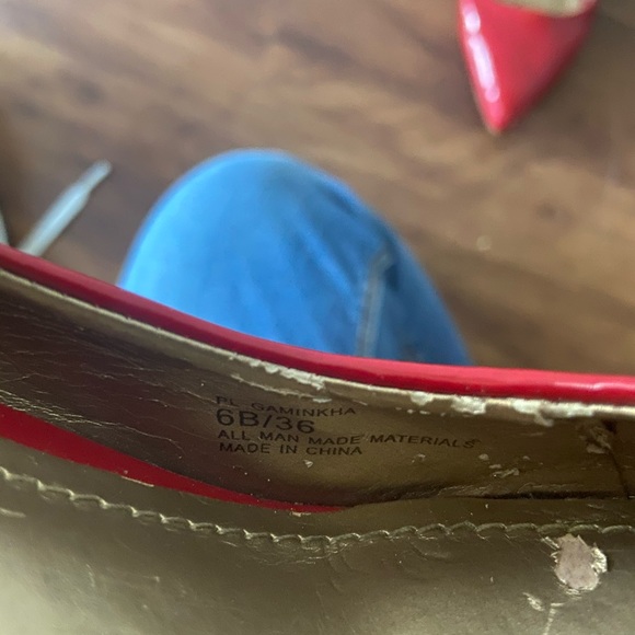 Red BCBG pointed toe high heel shoes - Picture 4 of 4